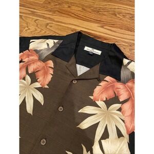 Tommy Bahama Men's Hawaiian Shirt Black Brown Palm Pattern Size Large 100% Silk